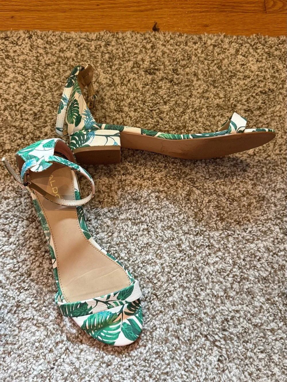 ALDO Green Tropical Leaf Ankle-Strap Sandals 7.5